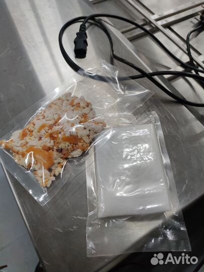 Напольный вакуумный упаковщик DZ-400/2E