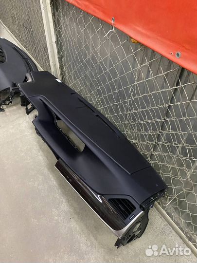 Парприз с подушкой Lexus GS 4 2015