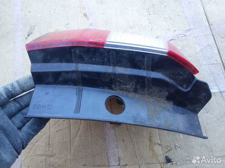 Фонарь задний левый Nissan Terrano