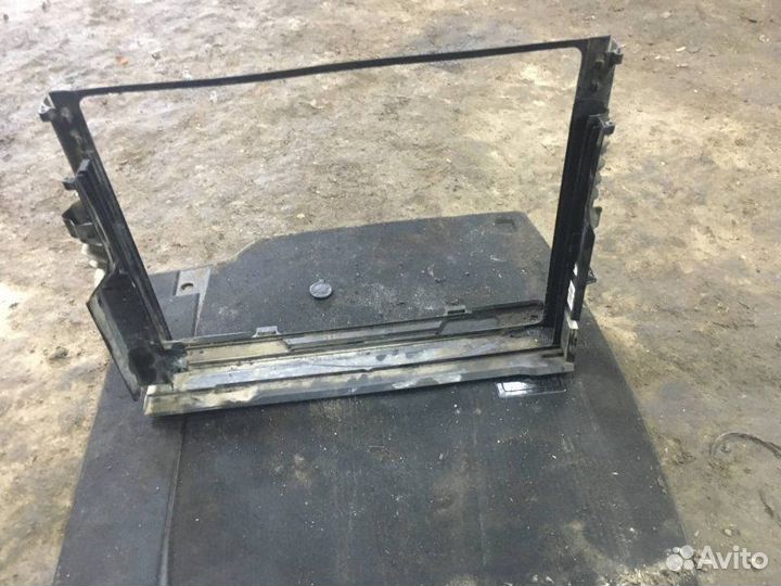 Рамка радиаторов Bmw 7 E65 4.4 2003