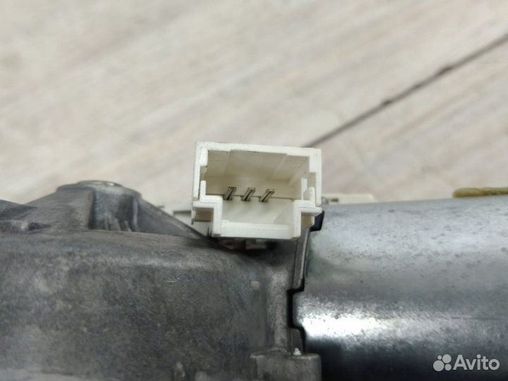 Мотор стеклоочистителя задний Nissan Micra K12