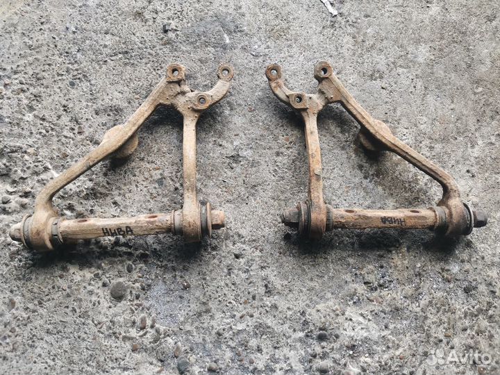 Рычаг передней подвески верх прав лев Нива 2121