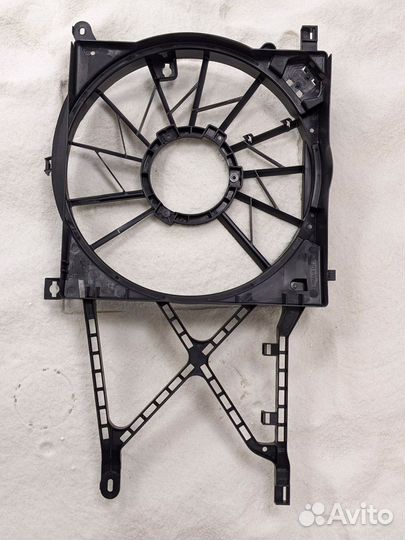 Диффузор вентлятора радиатора Astra/Zafira