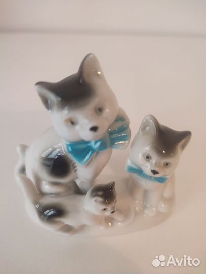 Статуэтка. Семейство кошек. Фарфор. Германия