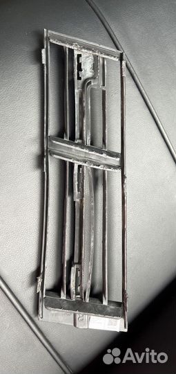 Решетка воздухозаборника П BMW 7 серии F01/F02