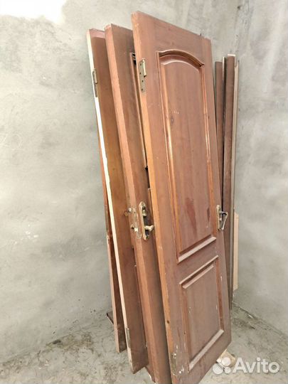 Двери межкомнатные деревянные