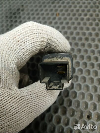 Датчик стоп сигнала Chevrolet Spark M200