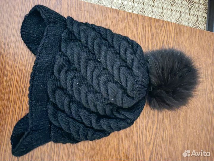 Шапка женская вязанная чёрная утепленная