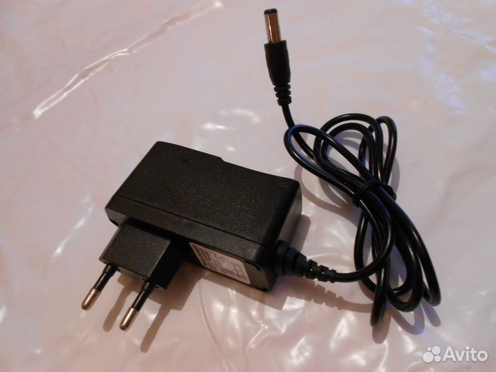 Зарядное 8.4 в. для фонарей с литиевыми батареями