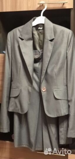 Строгий костюм для девочки 12-14 лет