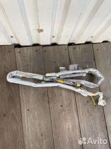 Шторка безопасности левая Toyota Auris E150