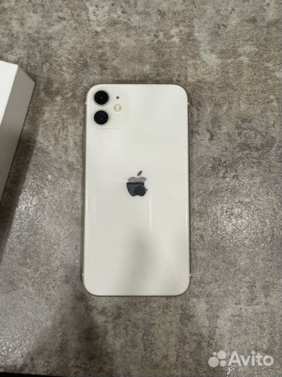 iPhone 11, 64 ГБ