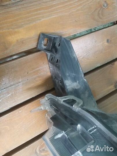 Фара светодиодная передняя левая Toyota Land