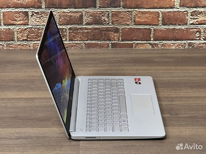 Ноутбук HP Ryzen 3/8GB/256SSD