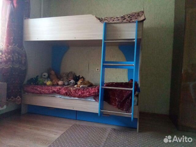 Двухъярусная кровать бу с 1 матрасам