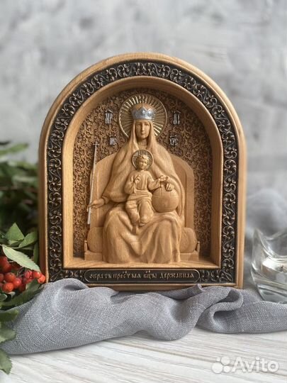 Резные иконы из дерева