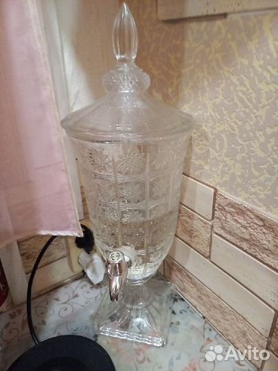 Стеклянный диспенсер для напитков