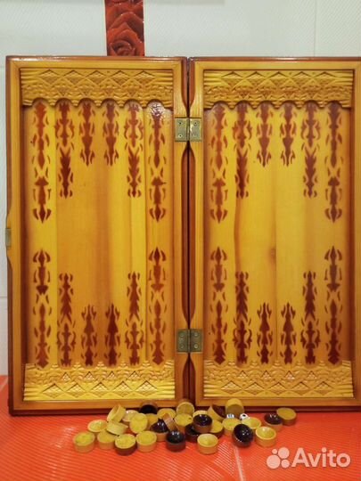 Нарды ручной работы из орехового дерева