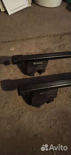 Багажник, поперечины на рейлинги Thule