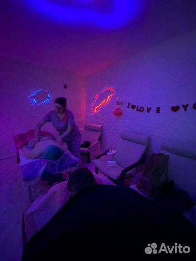 Массаж; массаж для двоих в соляной комнате