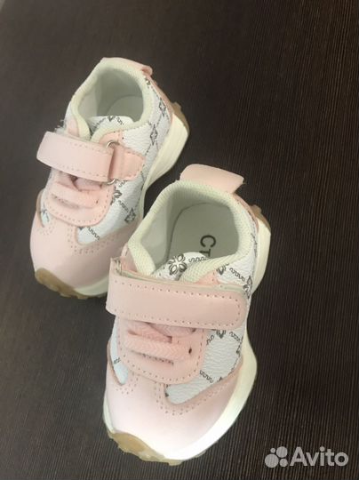 Кроссовки детские