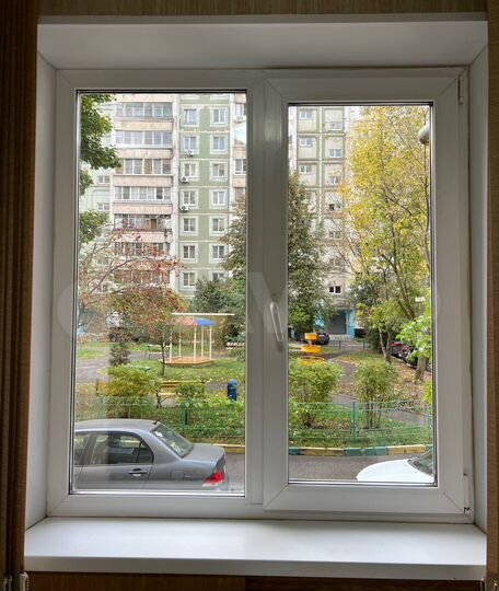 2-к. квартира, 52 м², 1/9 эт.