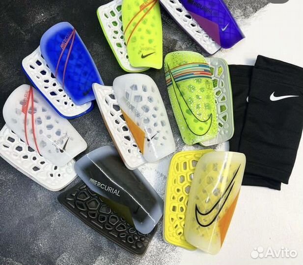 Футбольные щитки