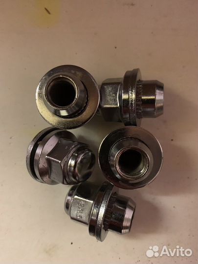 Колёсные болты 14х1,5 гайки Stilauto