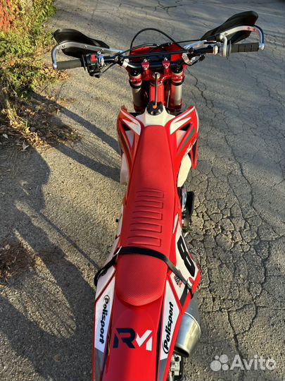 Regulmoto Holeshot Red Edition