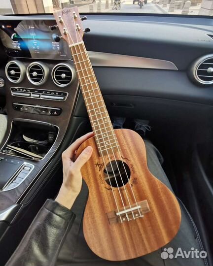 Укулеле Flight NUC 310 новая с чехлом концерт