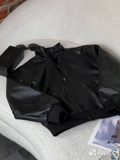 Бомбер женский