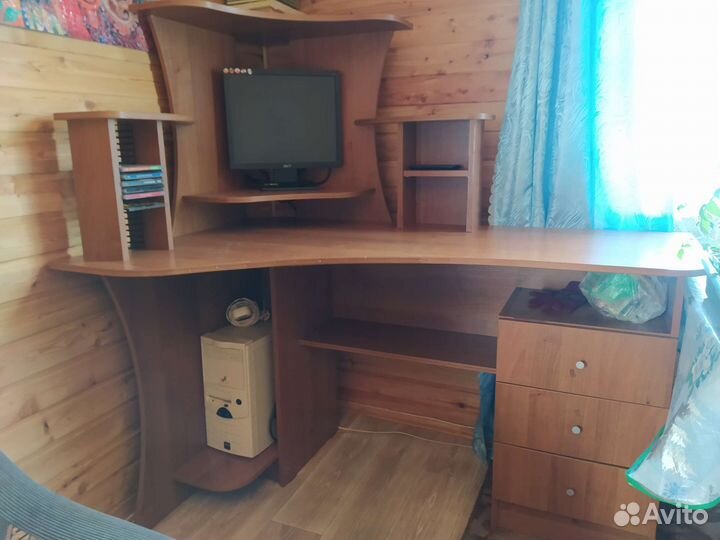 Компьютерный стол