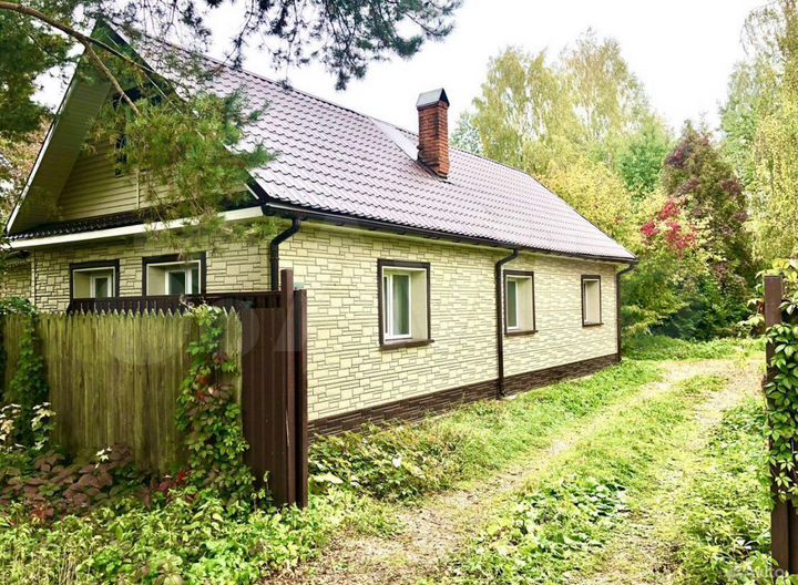 Дом 158 м² на участке 8 сот.