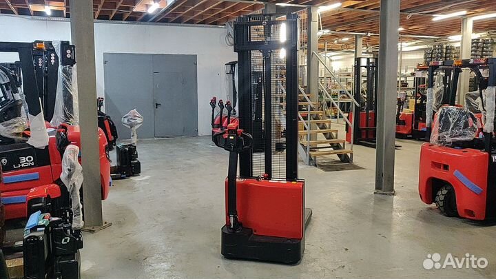 Штабелёр самоходный ESA121