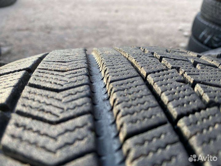 Bridgestone Blizzak VRX 225/50 R17