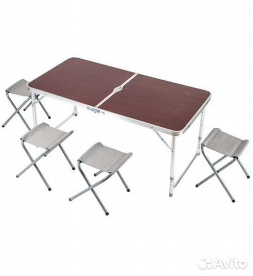 Раскладной стол со стульями