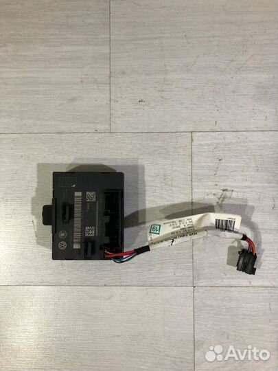 Блок управления двери задн. лев. skoda yeti 1.2 DS