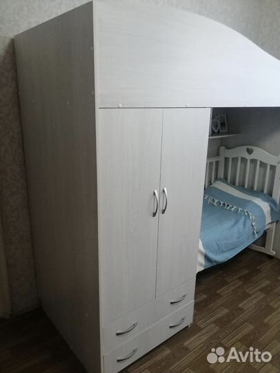 Кровать двухьярусная,кровать чердак