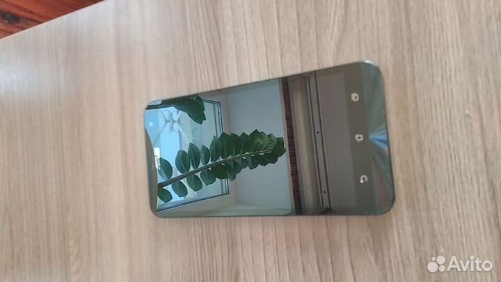 ASUS ZenFone 2 Laser ZE550KL, 2/16 ГБ