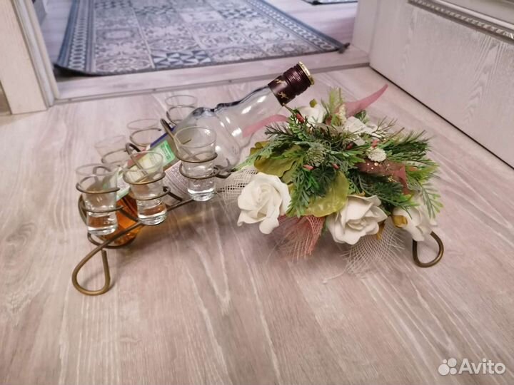 Подставка для бутылки и рюмок