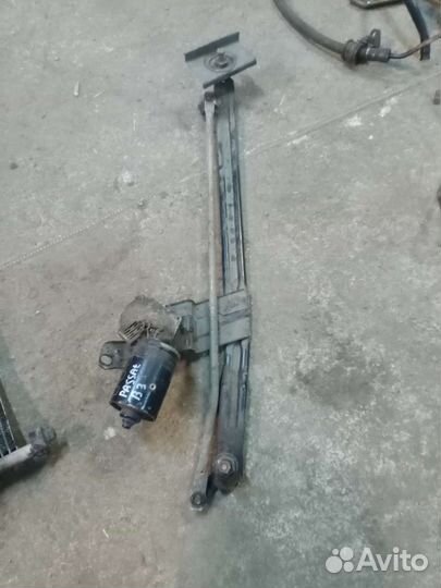 Трапеция стеклоочистителей Volkswagen Passat B3