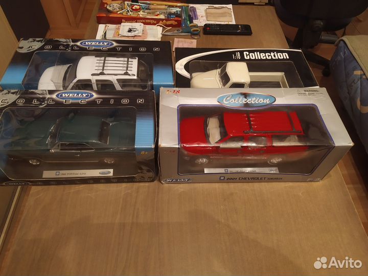 1:18 Chevrolet Suburban, Suzuki GSX-R750