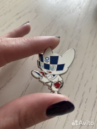 Значок Tokio 2020 олимпиада