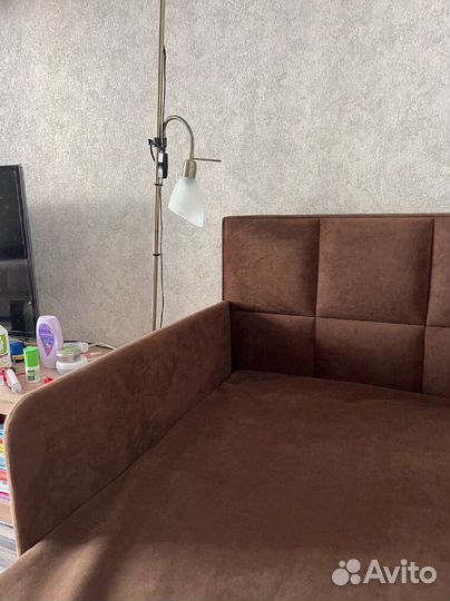 Детская кровать со спинкой