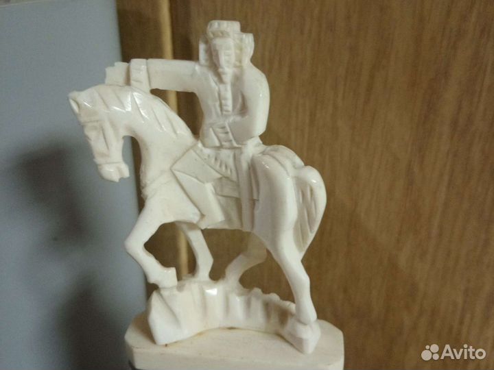 Фигура настольная, резьба по кости