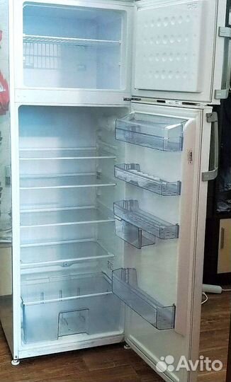 Холодильник Веко 175 см