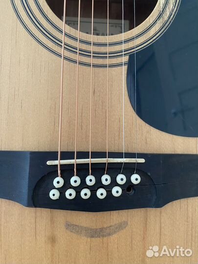 Акустическая гитара