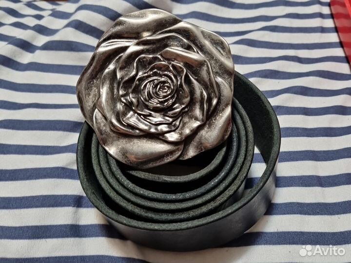 Кожаный ремень с пряжкой. Хорошее состояние