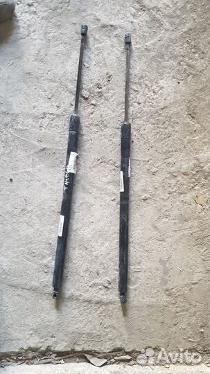 Амортизатор двери багажника VW T5 Транспортер