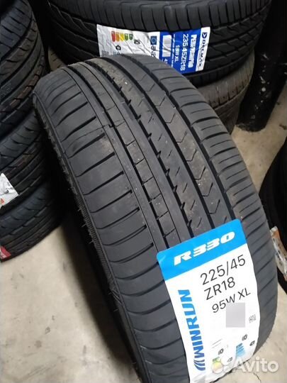 Winrun R330 225/45 R18